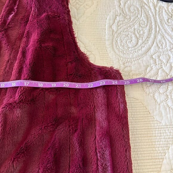 SUPER SOFT silky faux fur crimson red open front vest cardigan women's p… - Picture 8 of 9